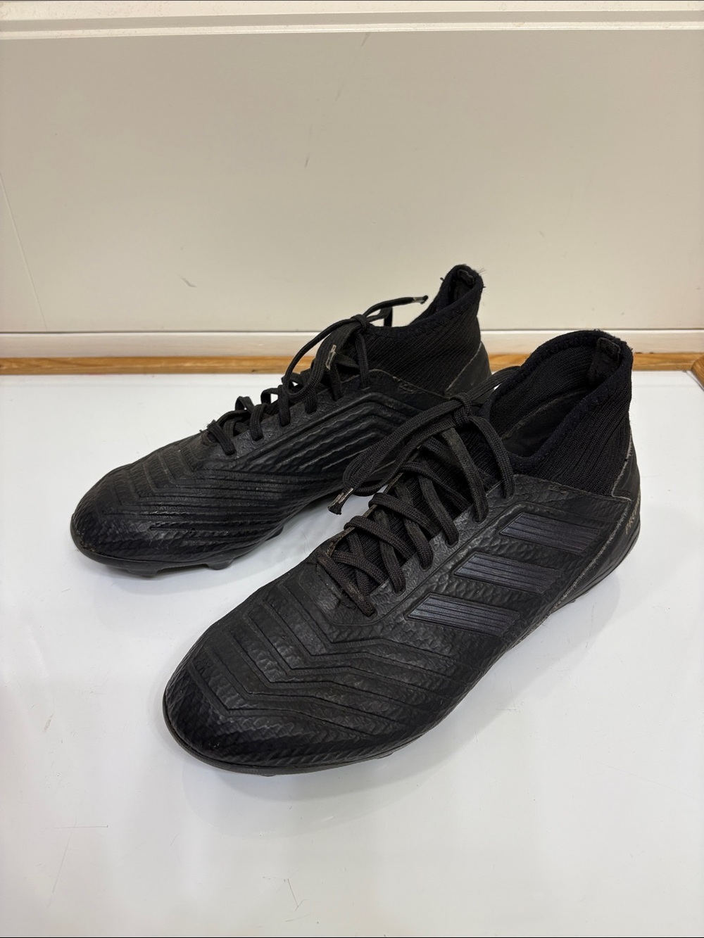 adidas Predator Men’s Black Mid-Cut Athletic Soccer Cleats